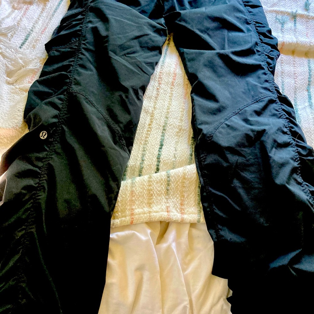 Lululemon pants size 4